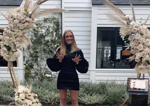 Personal trainer de Adele desabafa após cantora emagrecer 45 kg: ‘intenção não foi magreza’