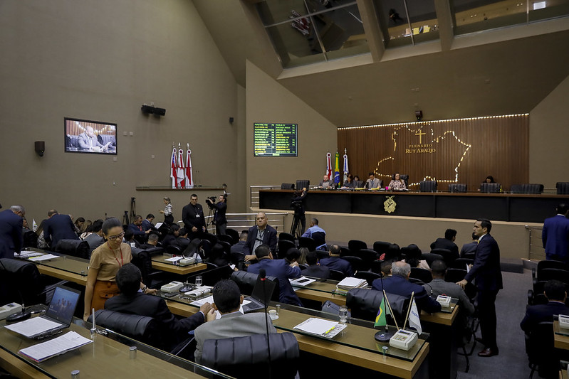 Recesso de julho dos deputados estaduais do Amazonas pode ser suspenso após pedido de deputada
