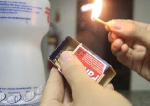 Homem joga gasolina e ateia fogo em mulher após desconfiar estar sendo traído