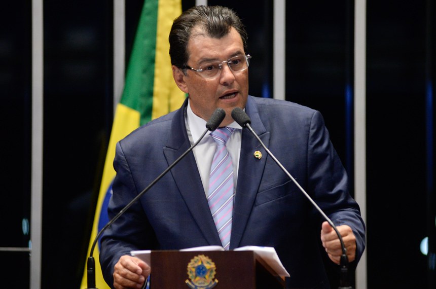 Justiça cassa pensão que Eduardo Braga receberia como ex-governador do Amazonas 