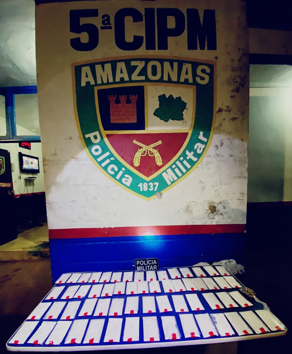 Dupla é presa com drogas e motor de popa roubado no Amazonas 