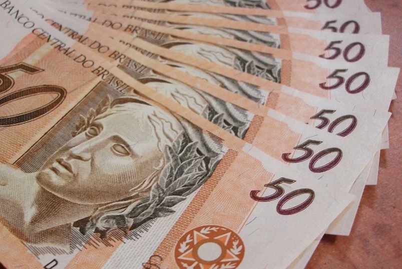 Dez pessoas são presas e mais de R$ 1 mil são apreendidos no Amazonas