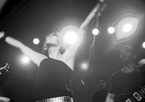 Live Tati Vidal & Os Faixa Preta acontece nesta sexta e sábado em Manaus