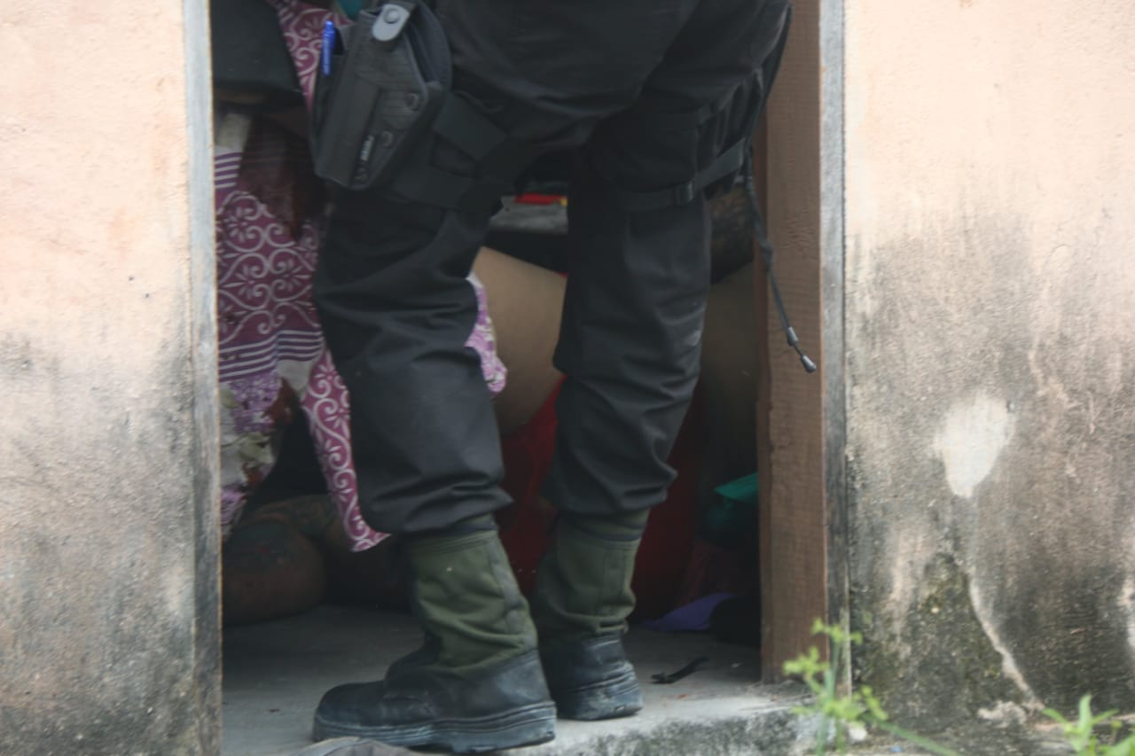 Em decomposição, corpo é encontrado por vizinhos dentro de casa em Manaus 