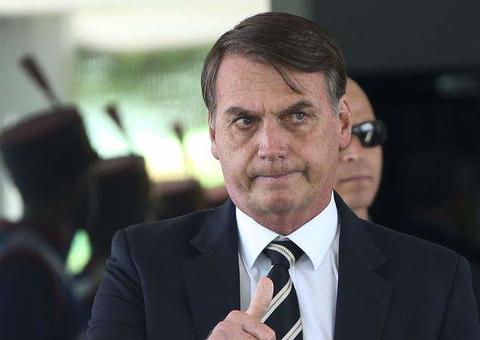 Bolsonaro desiste de churrasco no Alvorada após ironia e recorde de mortes por coronavírus
