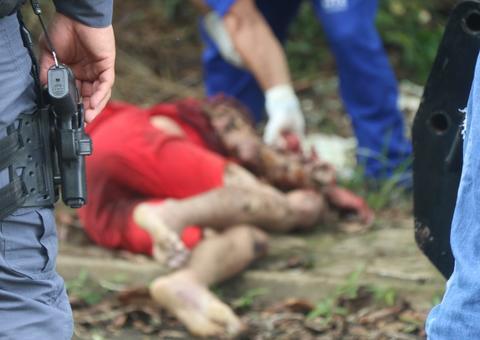 Jovem encontrado morto perto da Praia Dourada foi esfaqueado e estrangulado com corda 