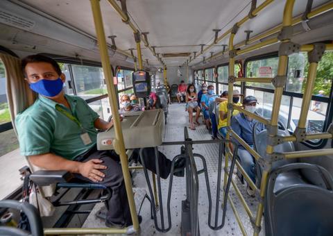 Prefeitura decreta o uso obrigatório de máscaras em comércios e ônibus em Manaus 