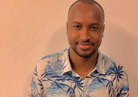 Durante live, ator revela caso de racismo contra cantor Thiaguinho