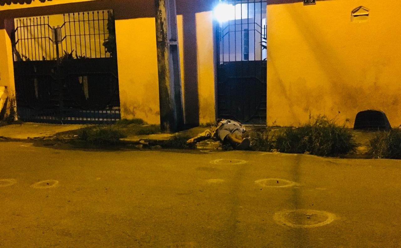 Jovem é perseguido e levado para morrer a tiros em Manaus