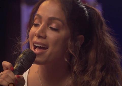 Assista à live especial do Dia das Mães de Anitta