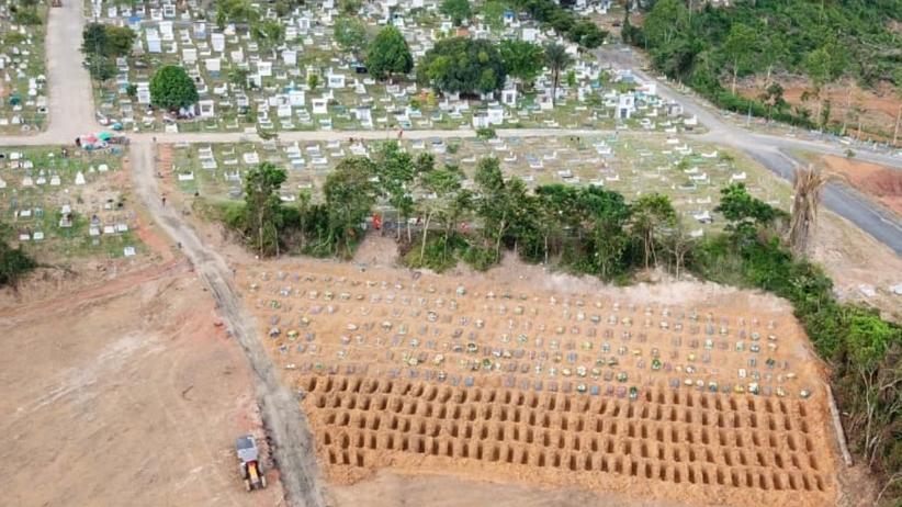 Brasil chega a 11,1 mil mortes por covid-19 neste domingo