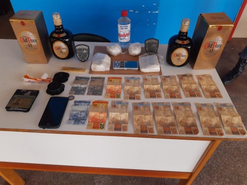 Suspeito de tráfico de drogas é preso passeando de canoa no Amazonas