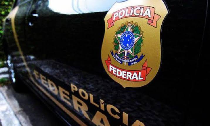 Alexandre Ramagem e Ricardo Saadi prestam esclarecimentos na Polícia Federal