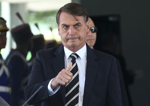 Questionado sobre impeachment, Bolsonaro informa dia que irá deixar o Governo