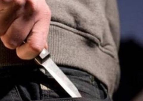 Homem morre ao ter faca cravada no peito em ilha gelada em Manaus