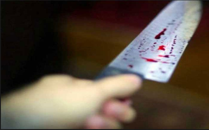 Jovem é encontrado morto com 7 facadas na frente de faculdade em Manaus