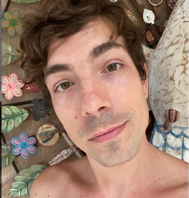 Após vencer coronavírus, Di Ferrero lembra: ‘quando a respiração fica curta, dá desespero’