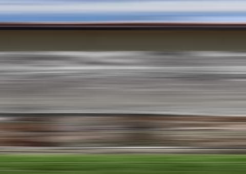 Mãe se esconde debaixo da cama e vê casal de filhos sendo assassinado a tiros 