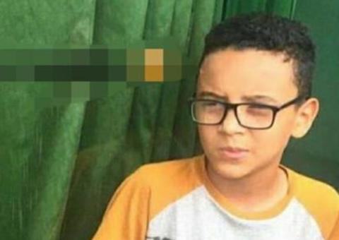 É grave o estado do menino baleado na cabeça na frente de igreja em Manaus