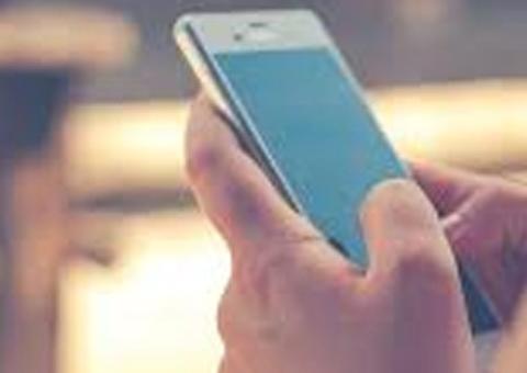 Mulher é agredida pelo marido após achar vídeos eróticos no celular dele