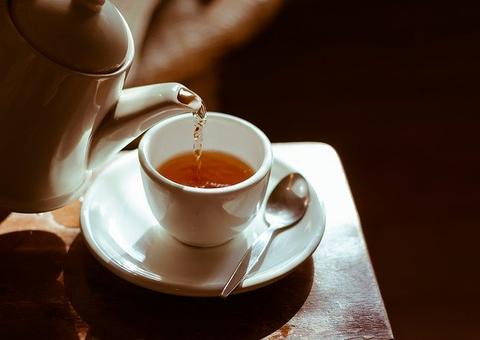 Chá de Sene trata prisão de ventre mas deve ser consumido com cautela