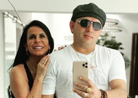 Gretchen defende novo visual do namorado após piadas: ‘puro preconceito’ 