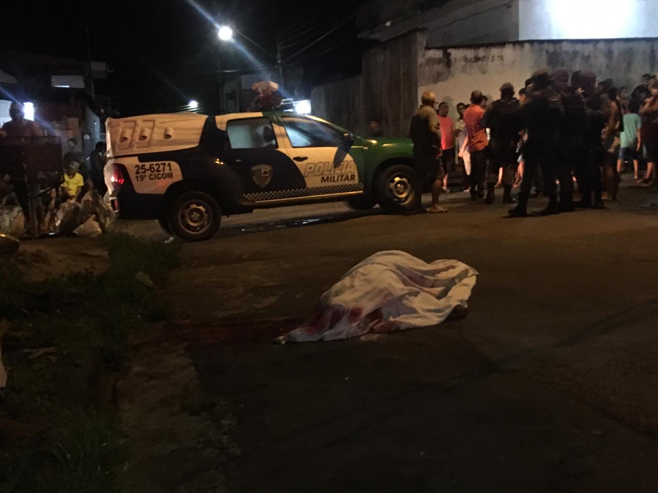 Vendedor de açaí é morto e tem moto levada por criminosos após assalto em Manaus