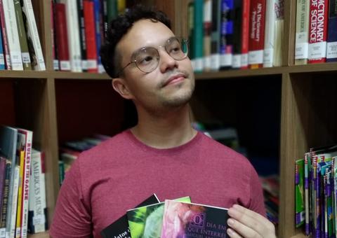 Jan Santos realiza debate sobre literatura como um instrumento de democracia em Live