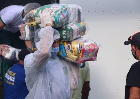 Campanha do Mesa Brasil e Sesc distribui 3 mil cestas básicas em Manaus