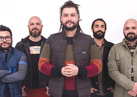 Maneva revela 2ª identidade em live com covers de Cássia Eller a Chitãozinho e Xororó