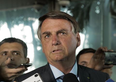 Bolsonaro sanciona com vetos projeto que amplia auxílio emergencial
