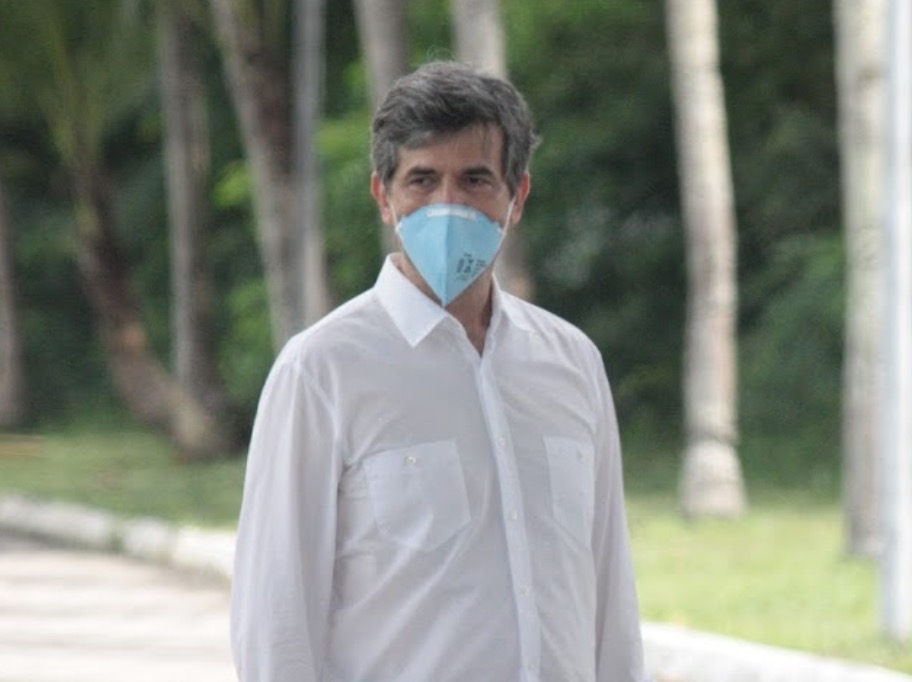 Nelson Teich pede demissão do Ministério da Saúde às vésperas de completar um mês no cargo