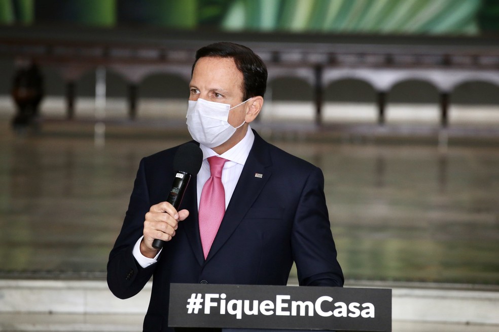 Doria anuncia 2 milhões de exames rápidos e início de testagem de pacientes leves