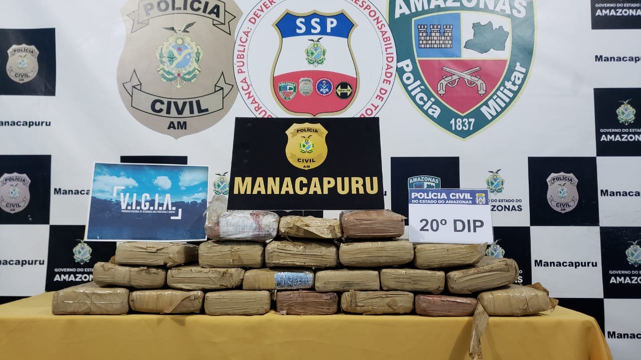No Amazonas, dupla é presa em embarcação com 30 quilos de drogas 