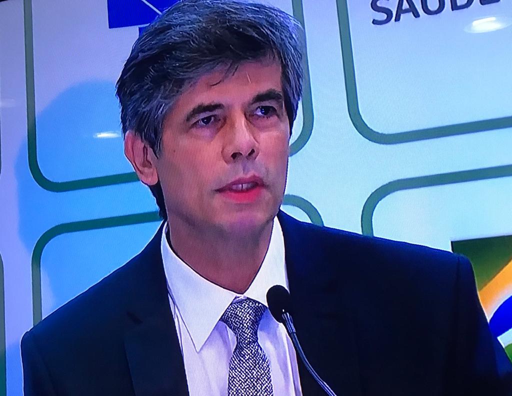 ‘A vida é feita de escolhas e hoje eu resolvi sair’, diz Nelson Teich