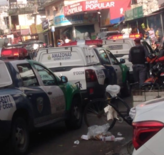 Fiscalização fecha comércios não essenciais que estão desobedecendo decreto em Manaus