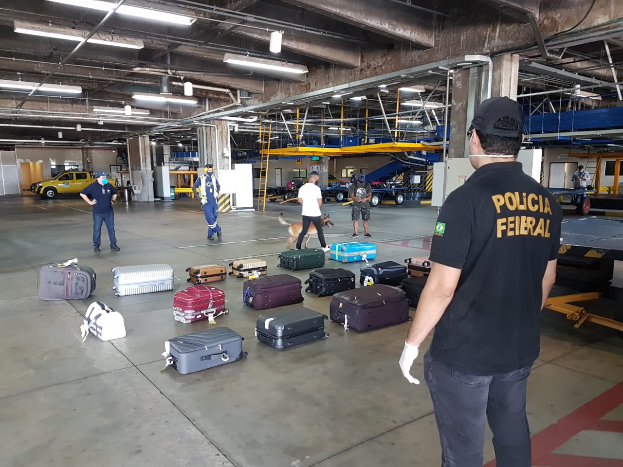 De partida para o Rio de Janeiro, mulher é presa dentro de avião no aeroporto de Manaus