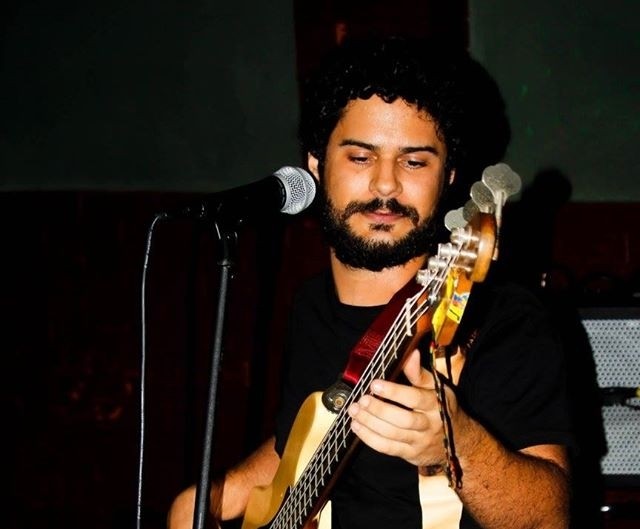 Agenor comanda terceira live musical no 'Curupira' neste Sábado