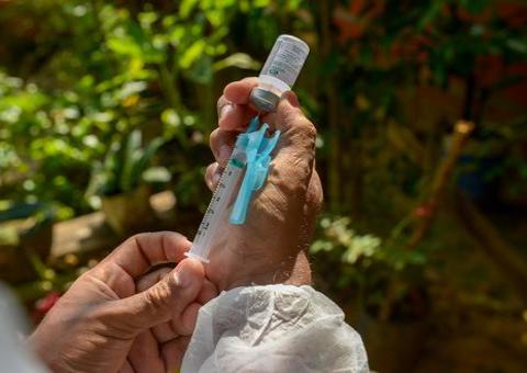 Vacinação contra Influenza para professores e adultos de 55 a 59 anos inicia segunda-feira