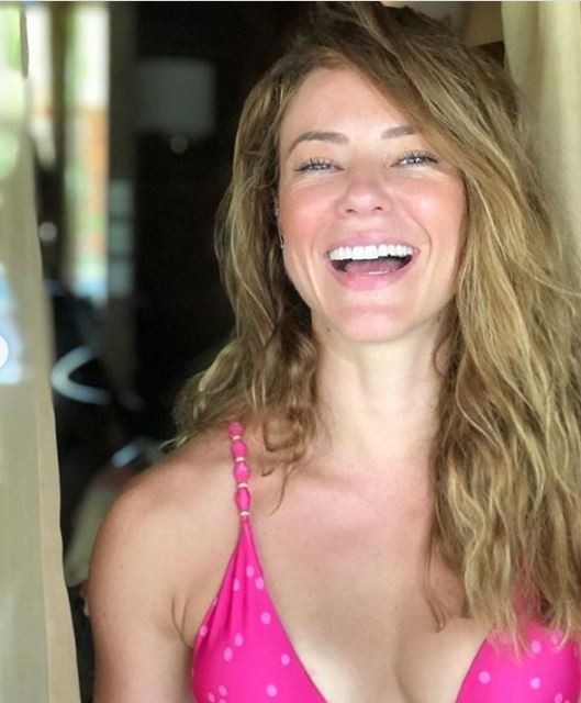 'Entrega na mão de Deus', diz Paolla Oliveira após revelar que já beijou ator com bafo