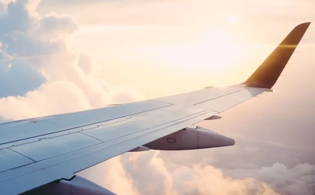 Passageiro de avião terá de pedir para ir ao banheiro