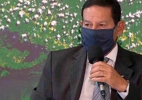 Mourão testa negativo para Covid-19, mas permanece em isolamento