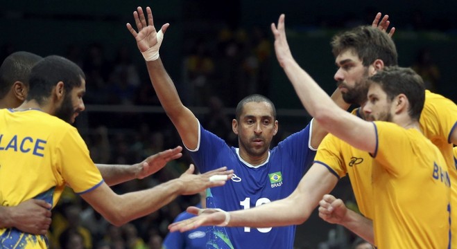 Melhor líbero da história da seleção anuncia aposentadoria