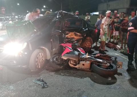 Acidente grave deixa entregador de delivery e motorista feridos em avenida de Manaus