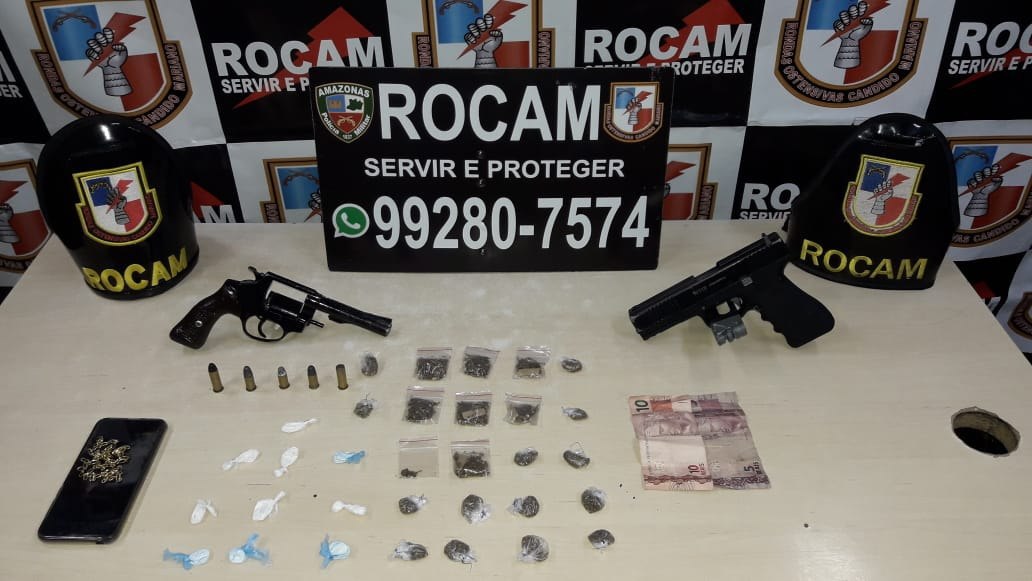 Dupla é presa com arma e drogas m rua de Manaus 