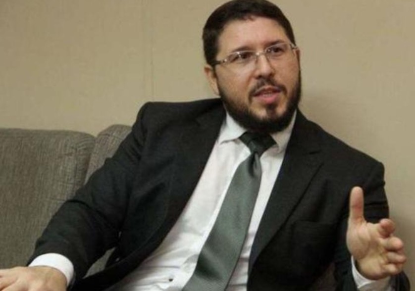 Vice-governador do Amazonas, Carlos Almeida pede demissão do cargo de chefe da Casa Civil