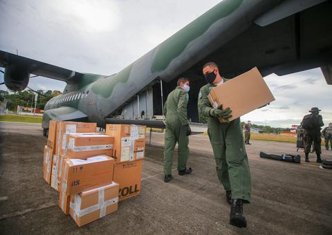 São Gabriel da Cachoeira e Tabatinga recebem EPis, 18 respiradores e 11 profissionais de saúde 