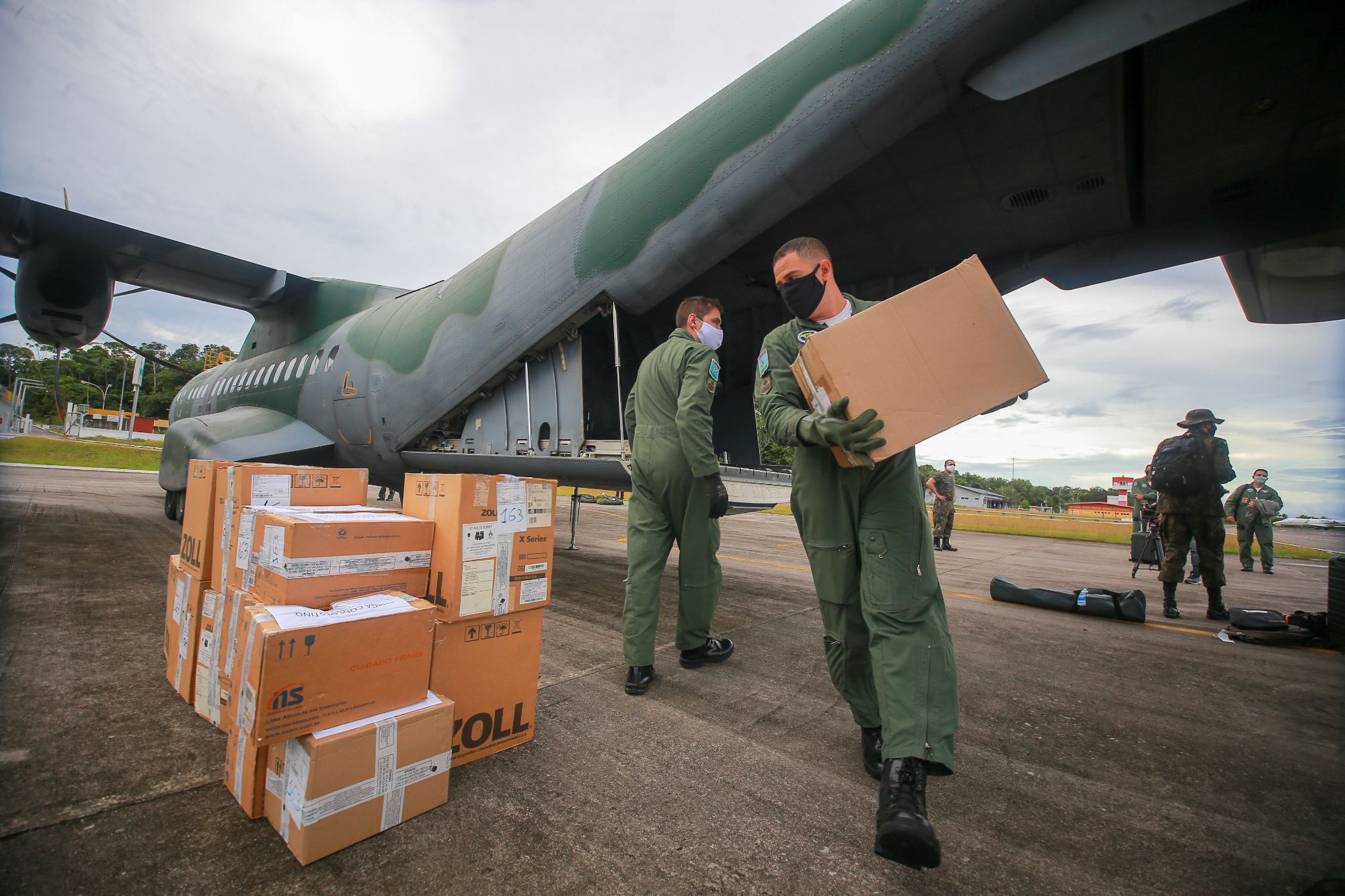 São Gabriel da Cachoeira e Tabatinga recebem EPis, 18 respiradores e 11 profissionais de saúde 
