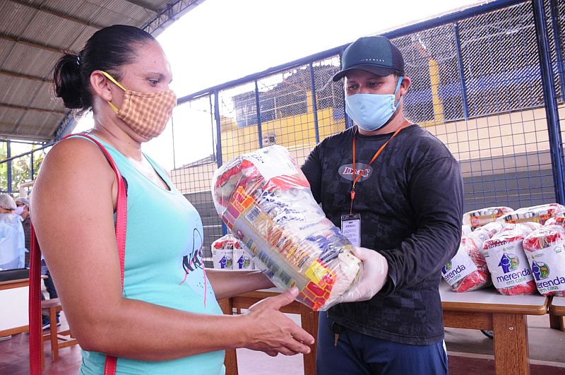 Iranduba e Cacau-Pirêra começam a receber kit ‘Merenda em Casa’