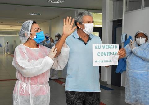 Em Manaus, 21 pessoas se recuperam da Covid-19 e deixam hospital de campanha